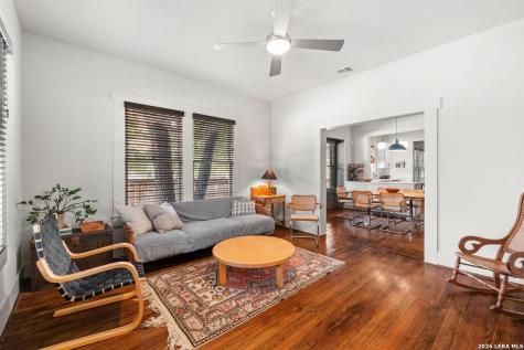 301 Queen Anne Court San Antonio TX 78209