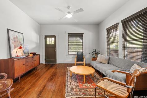 301 Queen Anne Court San Antonio TX 78209