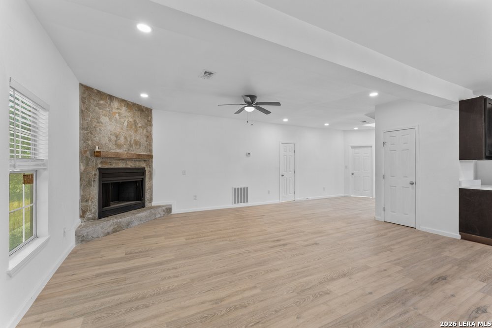323 Lakeside Lakehills TX 78063