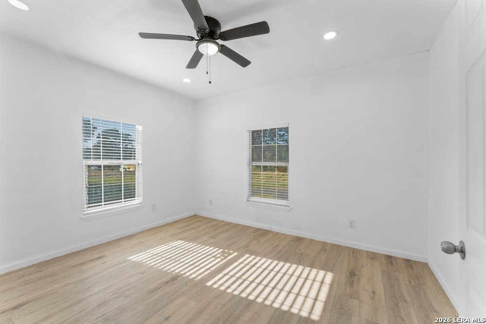 323 Lakeside Lakehills TX 78063