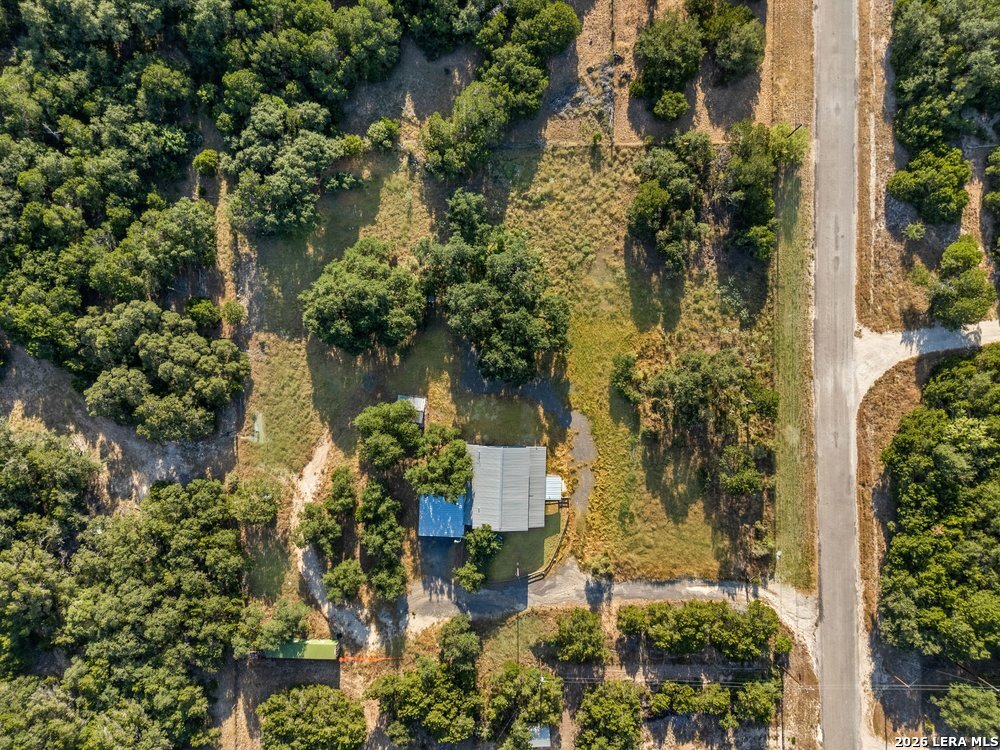 323 Lakeside Lakehills TX 78063
