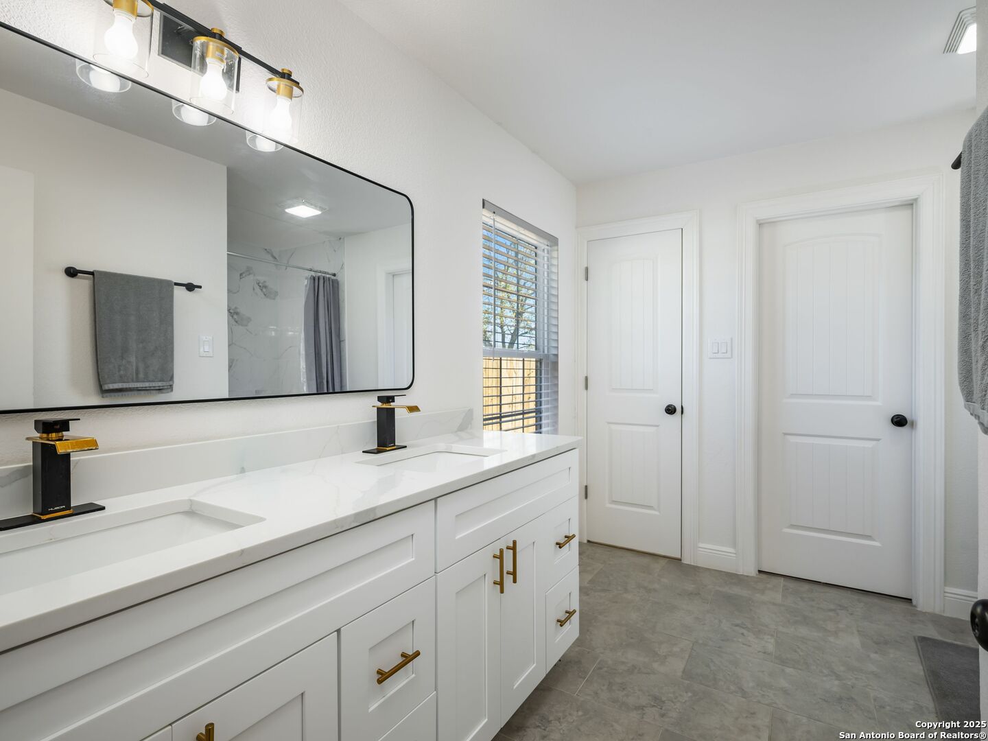 8403 Maple Ridge San Antonio TX 78239