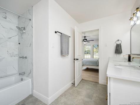 8403 Maple Ridge San Antonio TX 78239