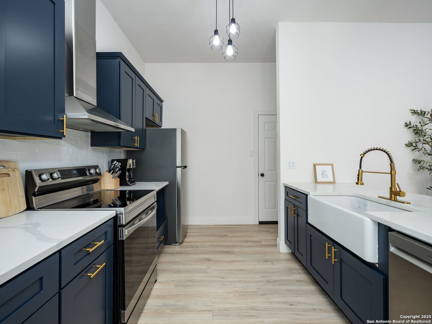 8403 Maple Ridge San Antonio TX 78239