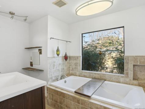 543 Robinhood Alamo Heights TX 78209