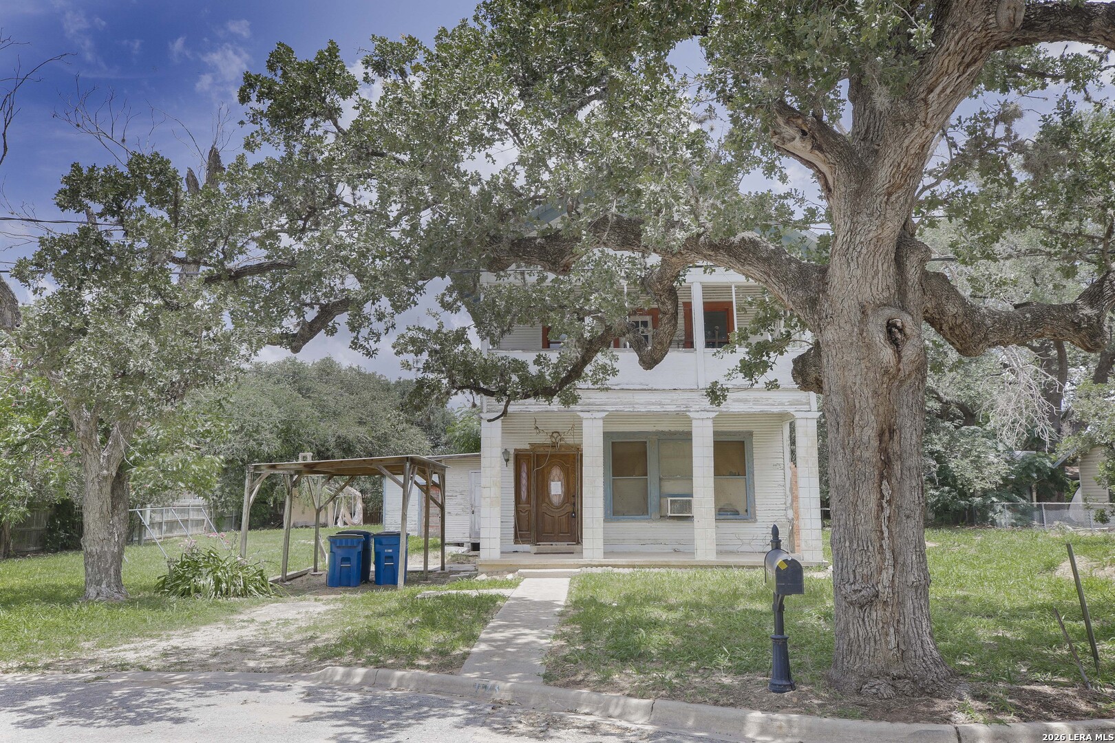 623 San Antonio Street Pleasanton TX 78064