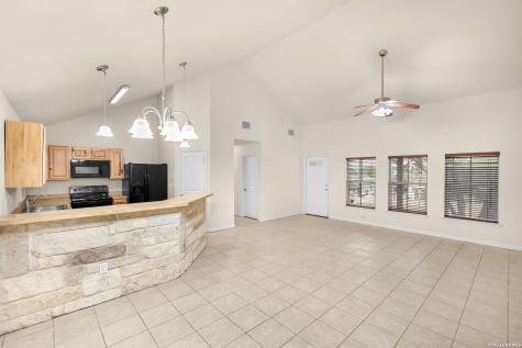 1439 Bonnyview Drive Canyon Lake TX 78133