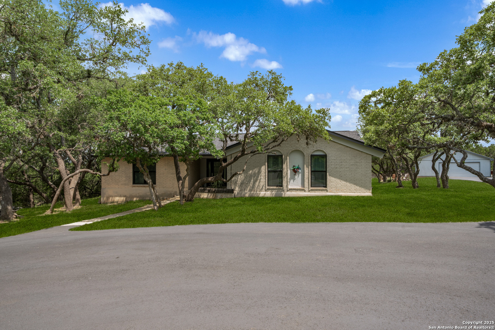 1397 Desert Gold Boerne TX 78006
