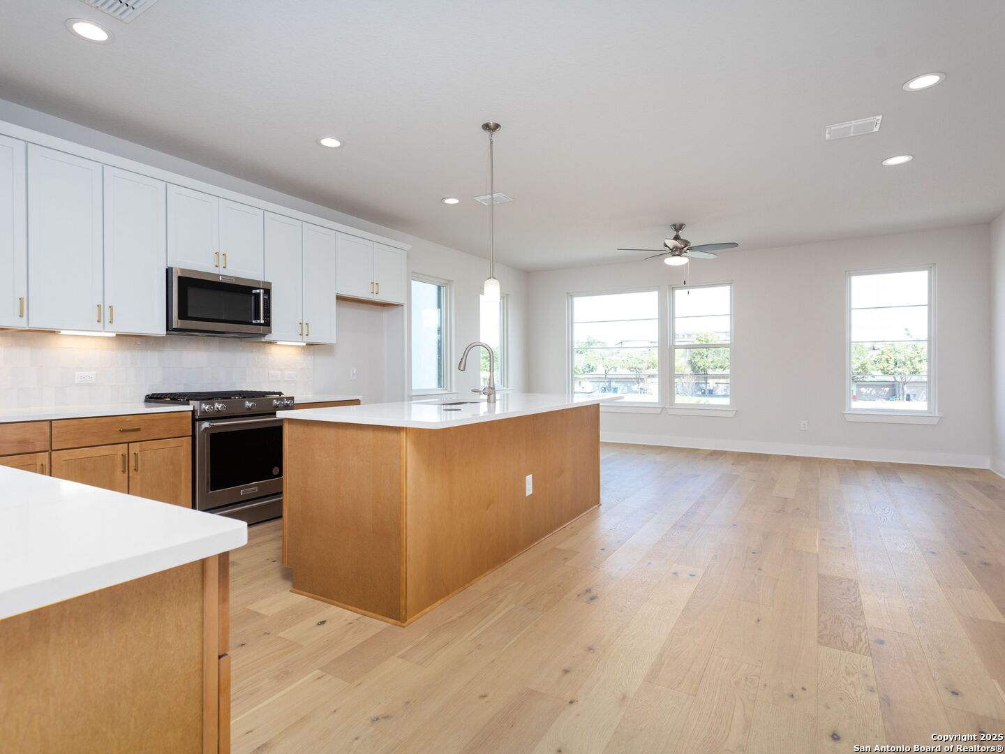 558 Mcmonigal Place San Antonio TX 78210