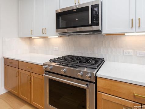 558 Mcmonigal Place San Antonio TX 78210