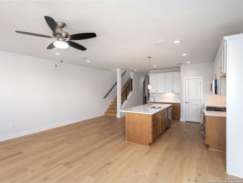 558 Mcmonigal Place San Antonio TX 78210