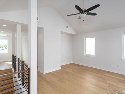 558 Mcmonigal Place San Antonio TX 78210