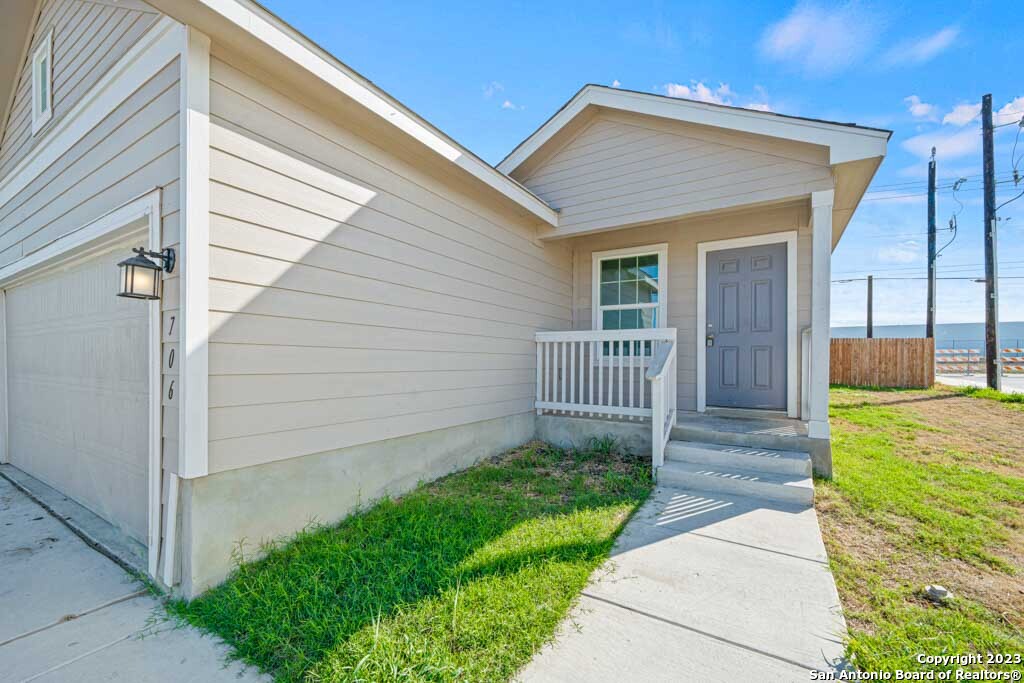 706 Ambush Ridge San Antonio TX 78220