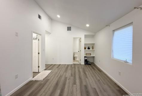 11442 Woollcott San Antonio TX 78251