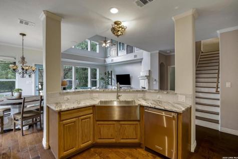 26335 Marsh Pond San Antonio TX 78260