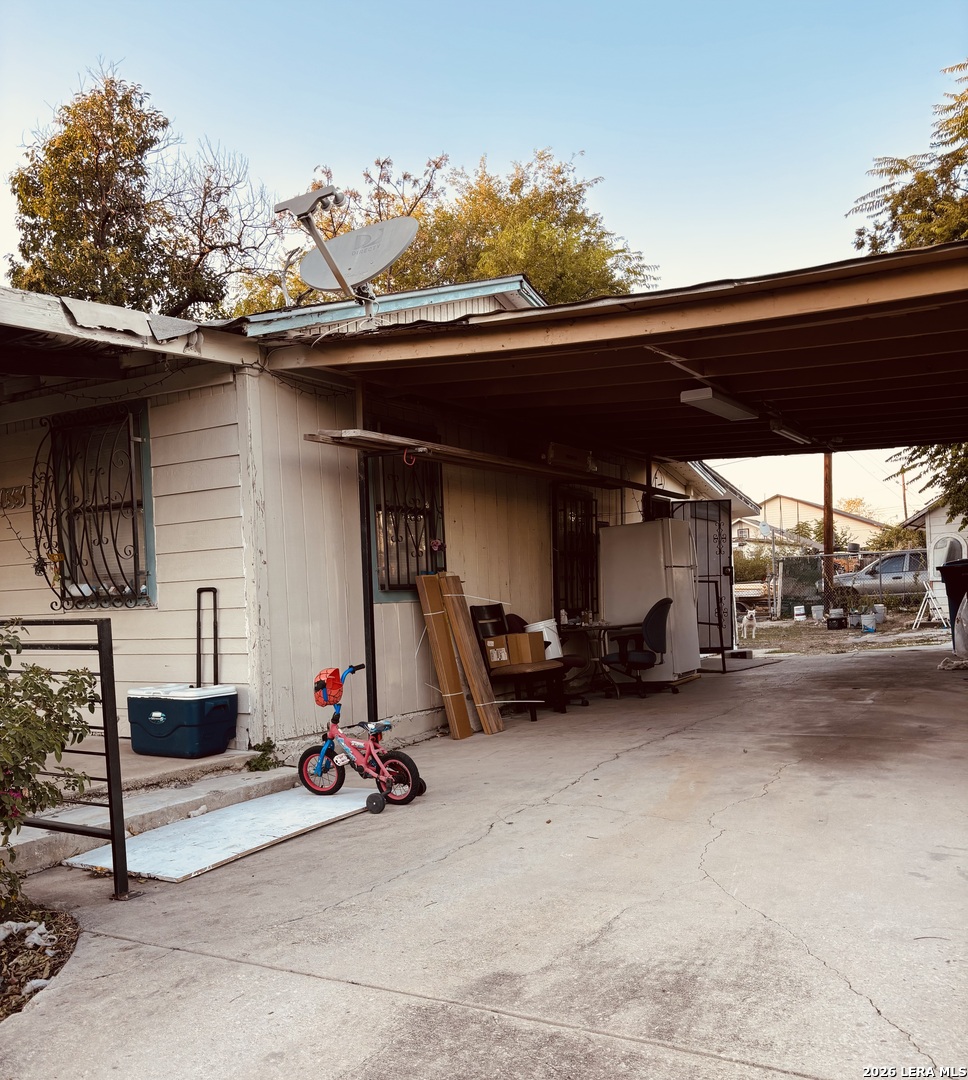 2033 W Laurel San Antonio TX 78201