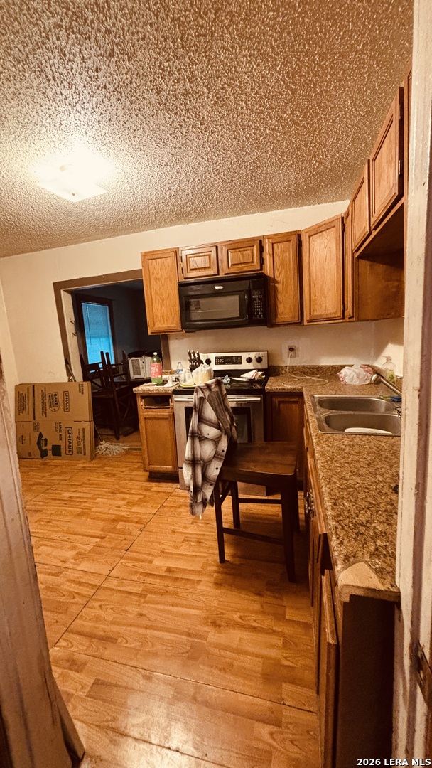 2033 W Laurel San Antonio TX 78201