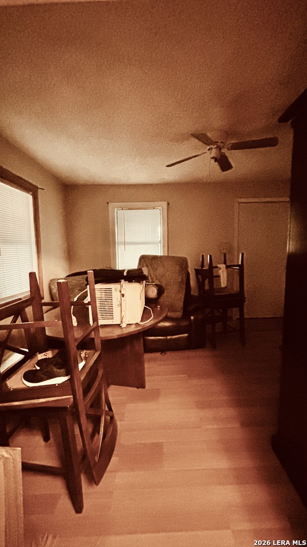 2033 W Laurel San Antonio TX 78201