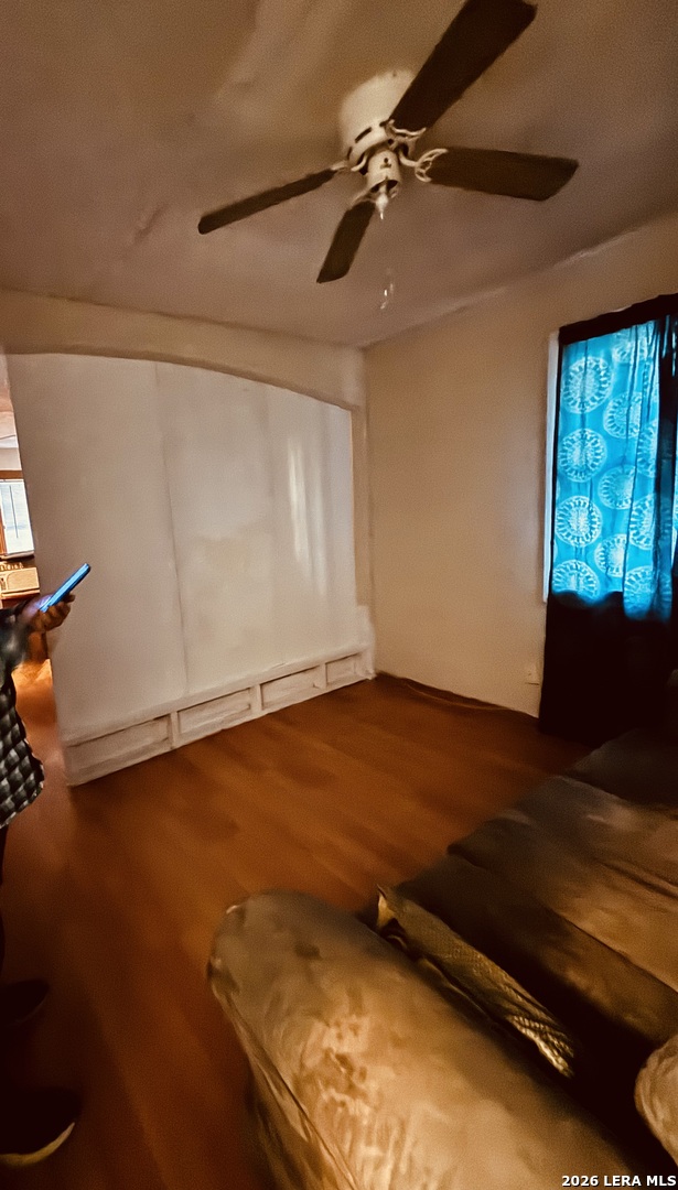 2033 W Laurel San Antonio TX 78201