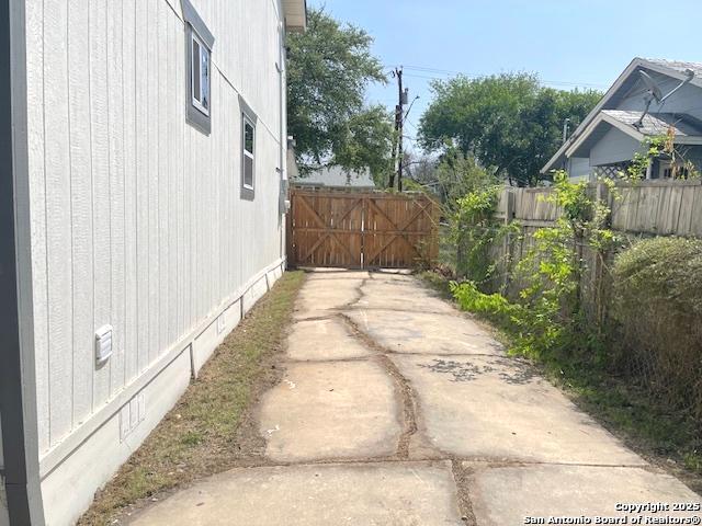2215 Saint Anthony San Antonio TX 78210