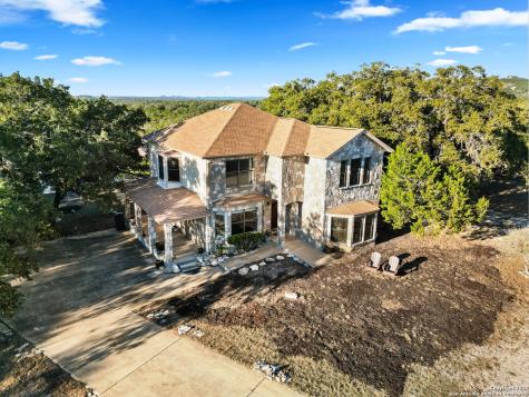 988 Summit Lakehills TX 78063