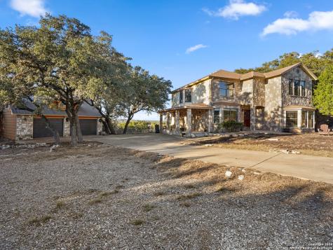 988 Summit Lakehills TX 78063