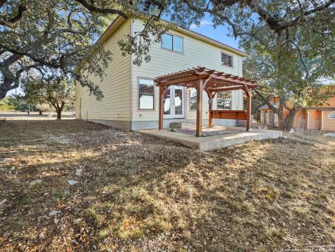 988 Summit Lakehills TX 78063