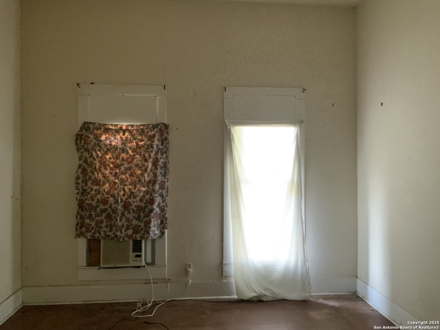 309 E 3rd Street Nixon TX 78140