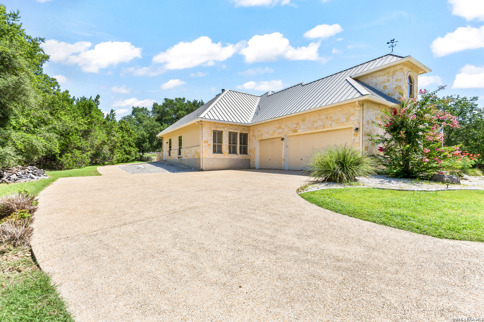 111 & 113 White Tail Drive Boerne TX 78006