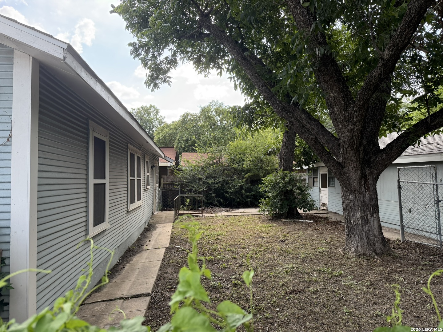 949 Aransas San Antonio TX 78210