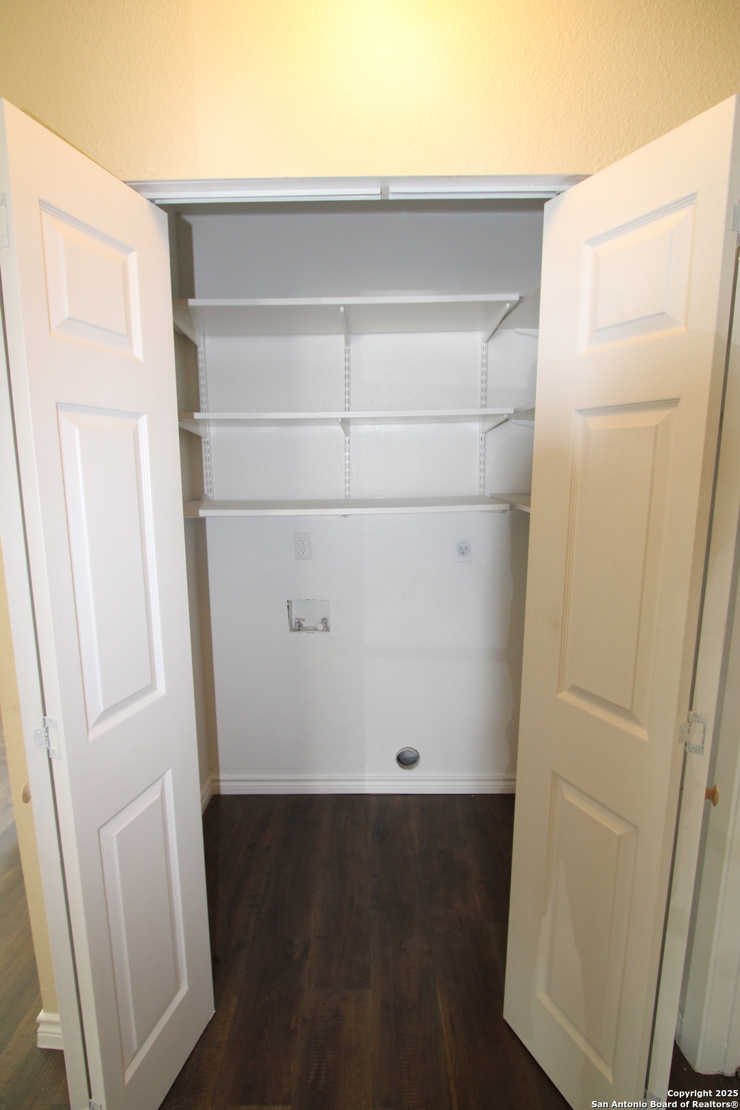 2706 Lakedon San Antonio TX 78222