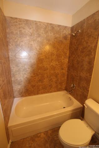 2706 Lakedon San Antonio TX 78222