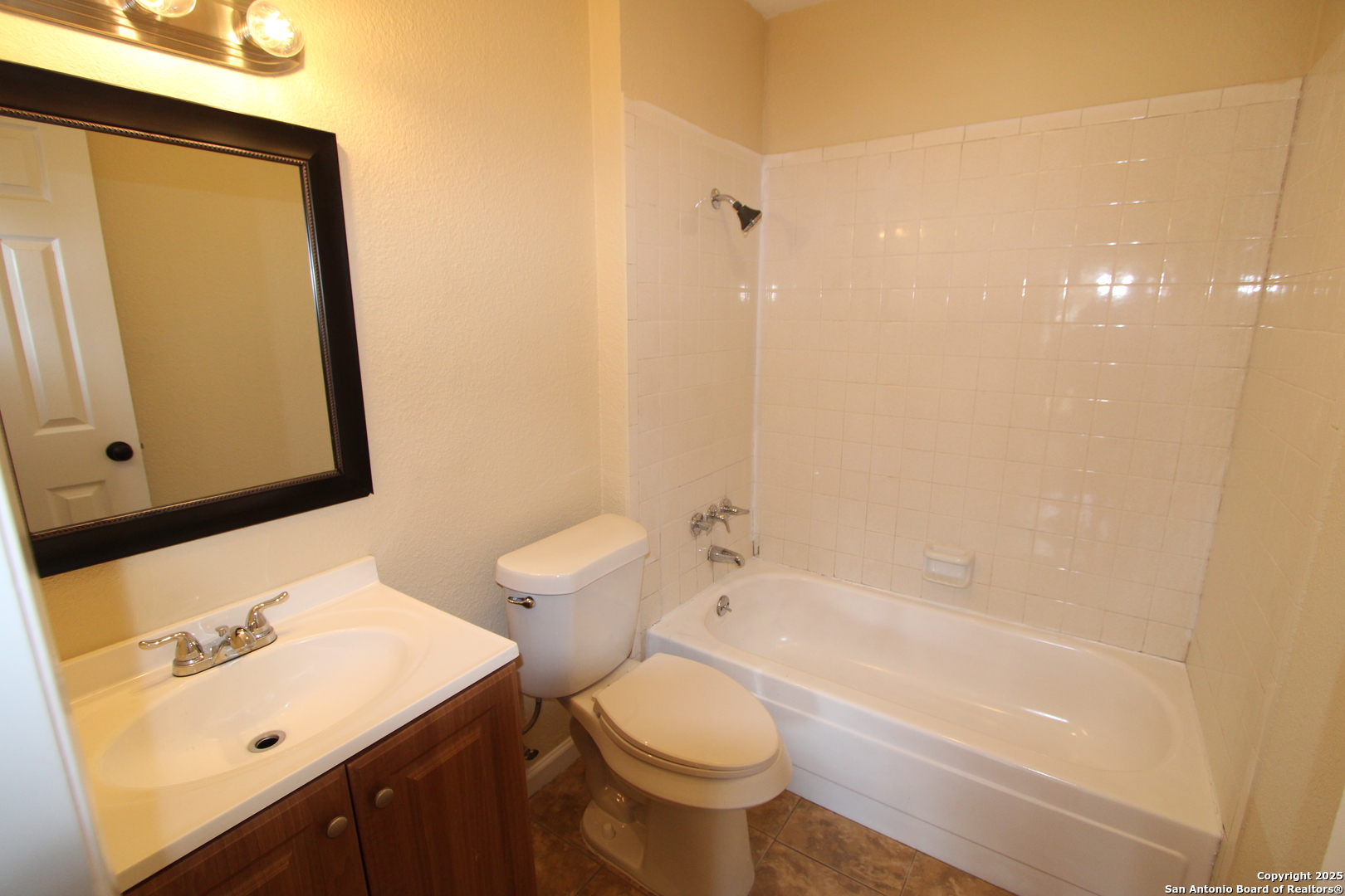 2706 Lakedon San Antonio TX 78222