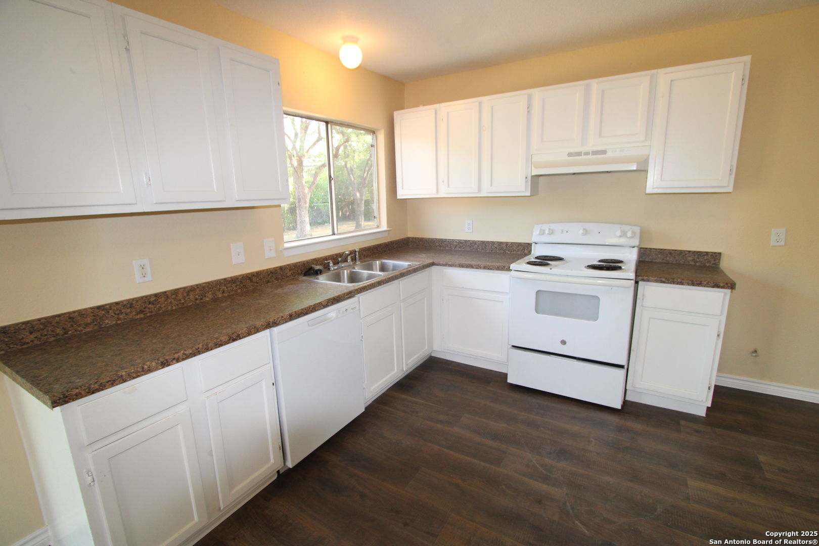 2706 Lakedon San Antonio TX 78222