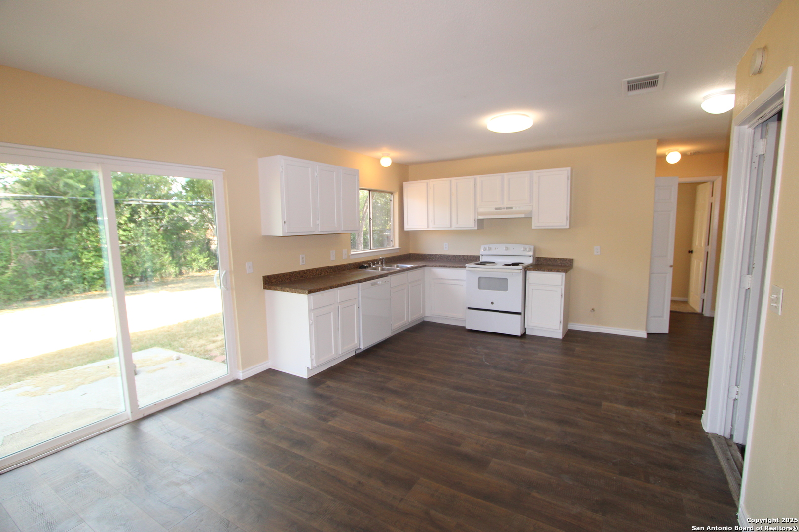 2706 Lakedon San Antonio TX 78222