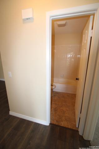 2706 Lakedon San Antonio TX 78222