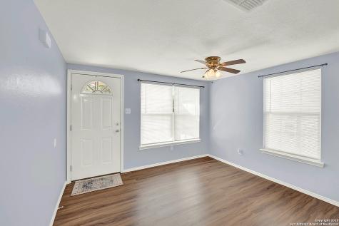 1205 Plum Floresville TX 78114