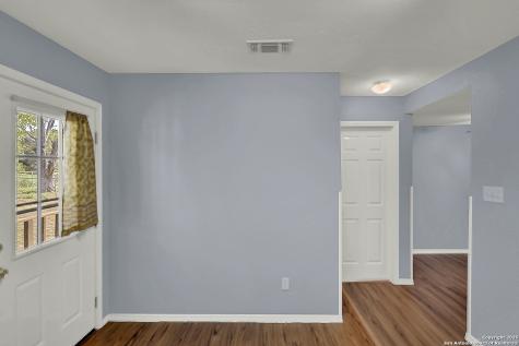 1205 Plum Floresville TX 78114