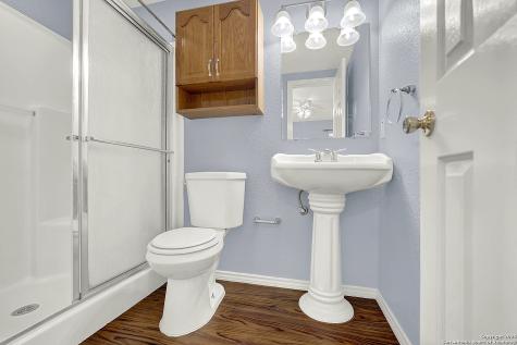 1205 Plum Floresville TX 78114