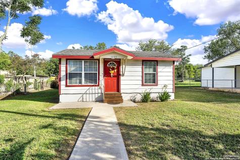1205 Plum Floresville TX 78114