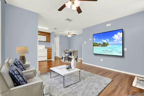 1205 Plum Floresville TX 78114