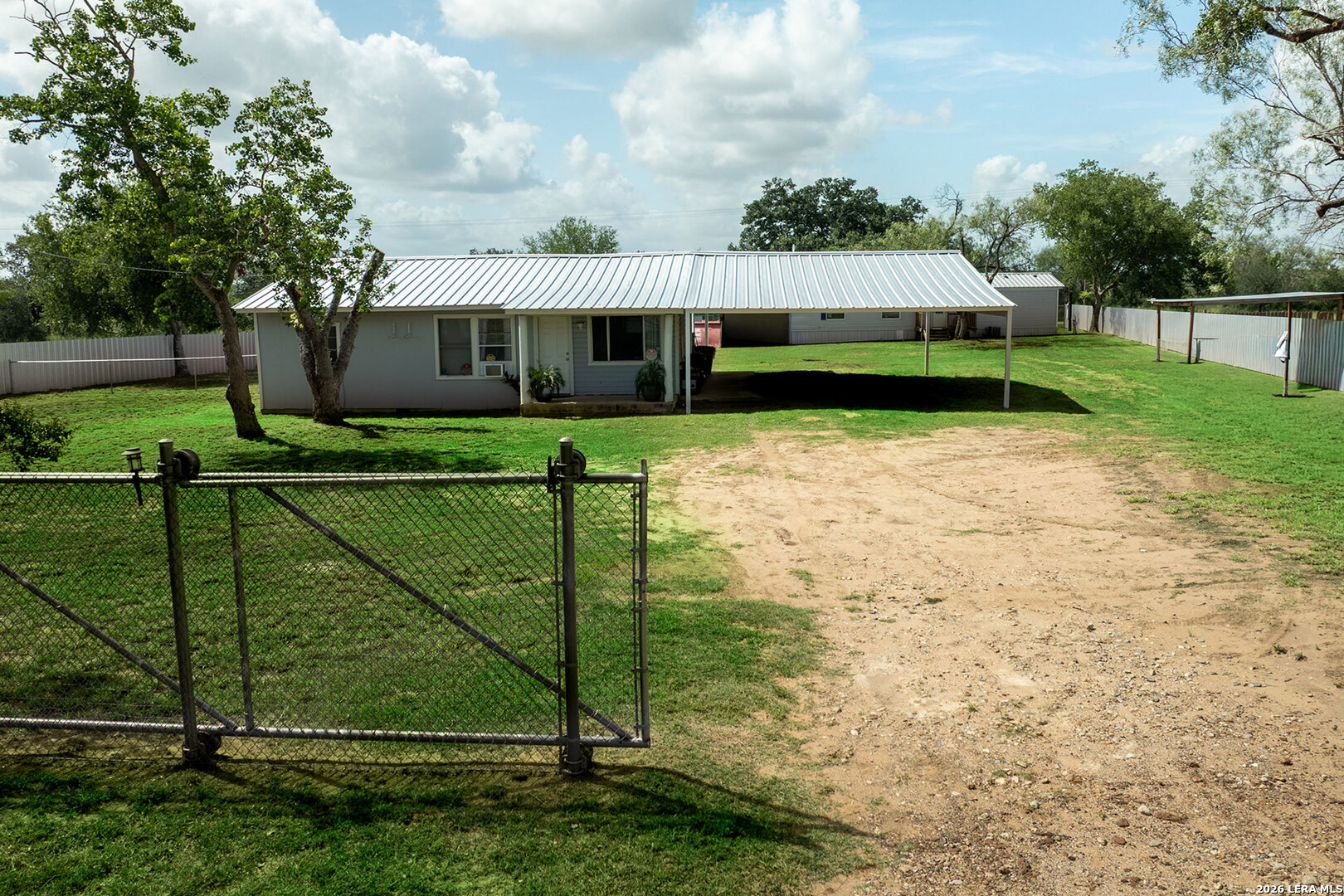 13950 Ih 35 Moore TX 78057