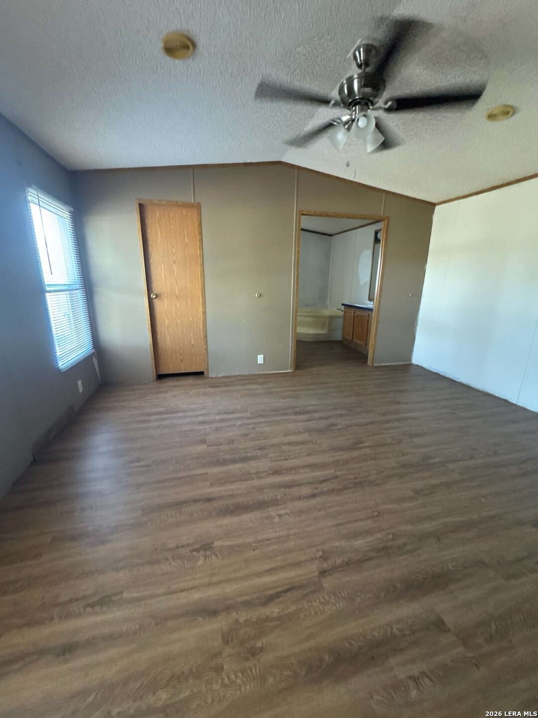 13950 Ih 35 Moore TX 78057