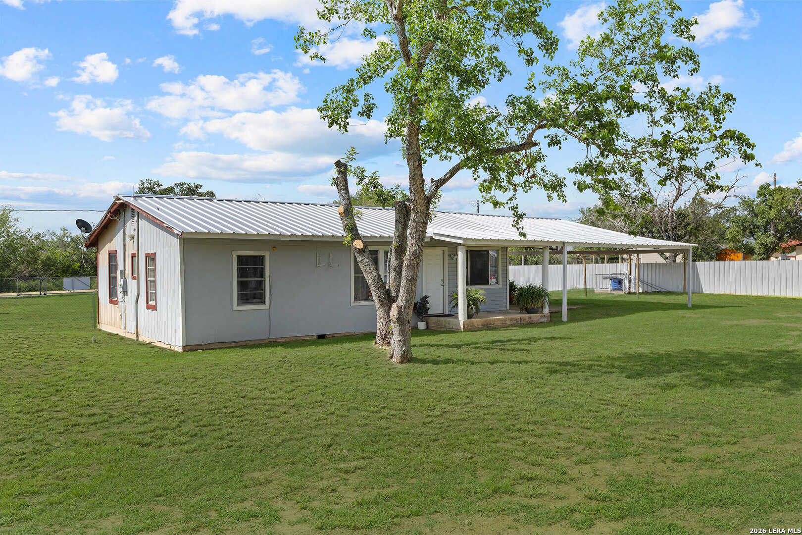 13950 Ih 35 Moore TX 78057