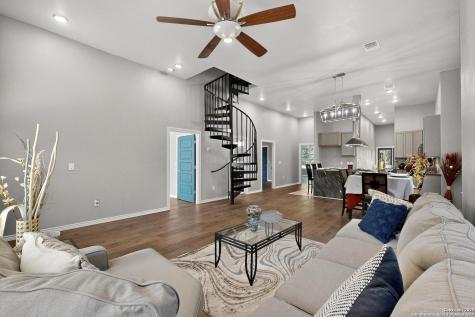 305 N Spruce San Antonio TX 78203
