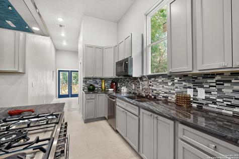 305 N Spruce San Antonio TX 78203
