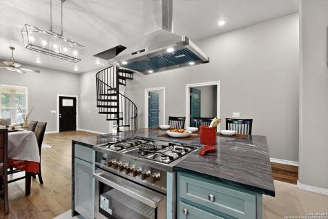305 N Spruce San Antonio TX 78203