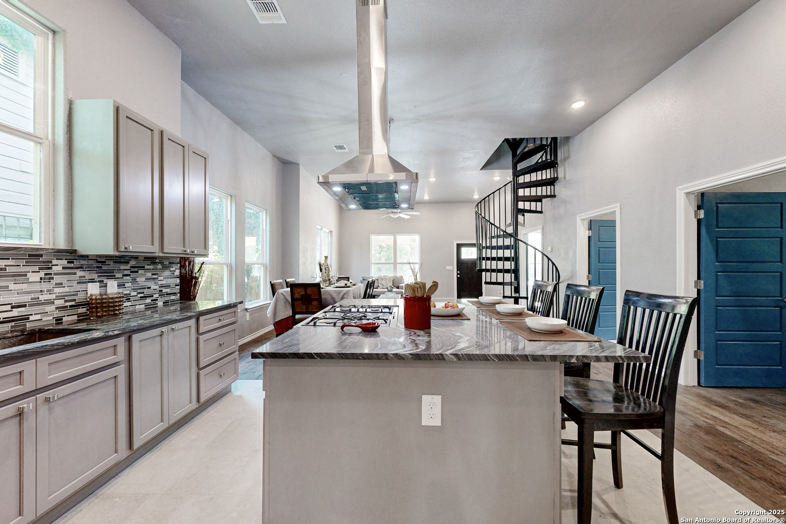 305 N Spruce San Antonio TX 78203