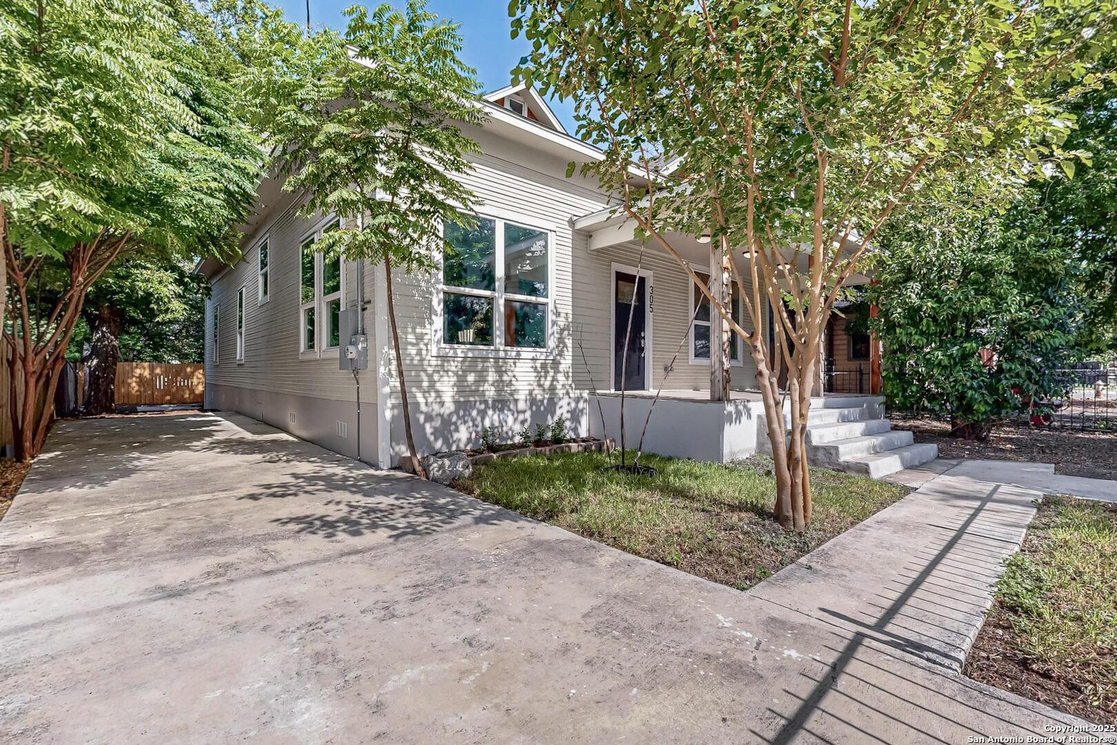 305 N Spruce San Antonio TX 78203