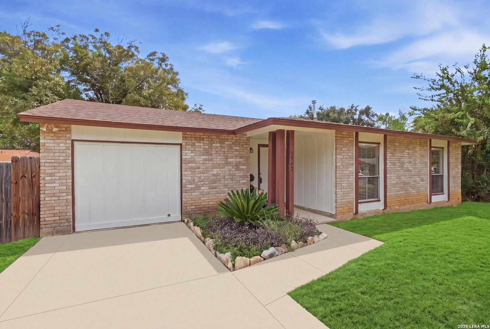 5942 Cliff Rock Drive San Antonio TX 78250